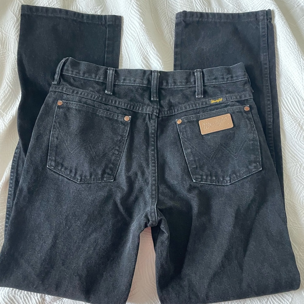 Vintage Wrangler Jeans 
Straight leg, high wasted 

Label size: 32x32